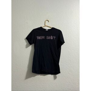 Taylor swift the 1989 world tour shirt size medium